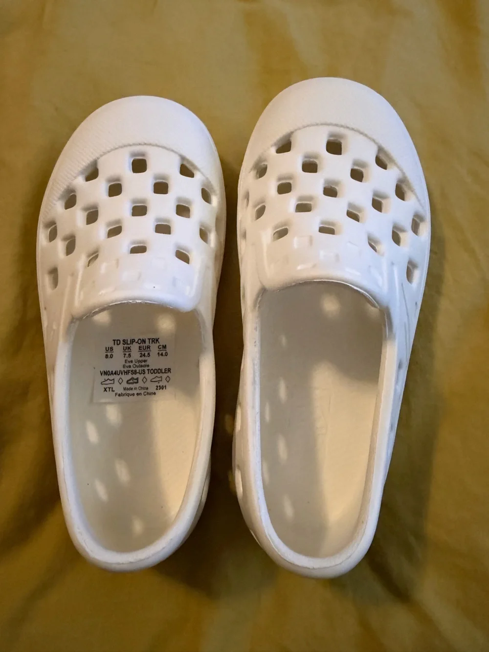 **NWT** Vans Toddler Slip On TRK Shoes- Marshmallow White